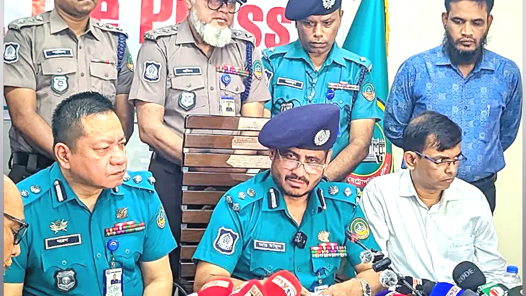 রংপুরে একই পরিবারের চারজনকে হত্যা: ময়নাতদন্তে ধর্ষণের চিহ্ন মেলেনি