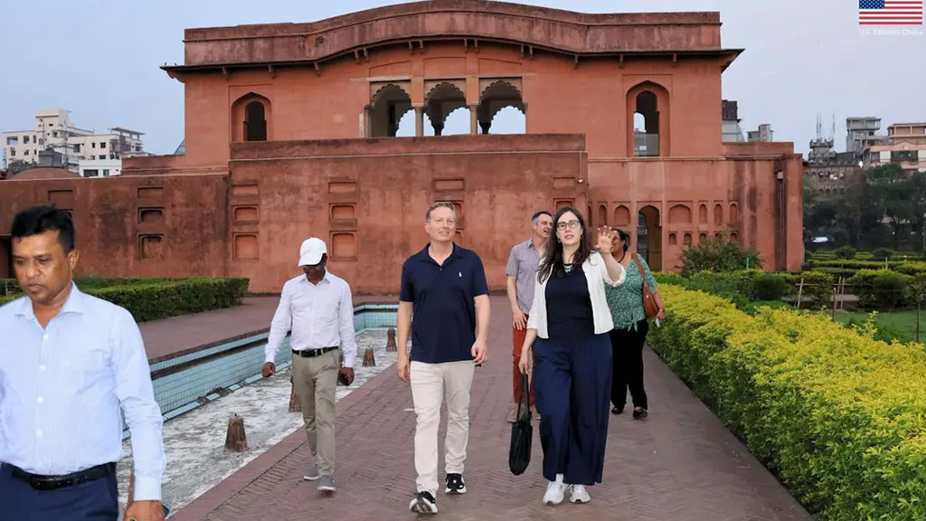 লালবাগ কেল্লা পরিদর্শন করেছেন মার্কিন বিশেষ দূত