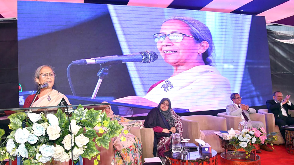 গুঁড়া দুধ আমদানি কমিয়ে দেশীয় তরল দুধ উৎপাদন বাড়ানোর তাগিদ