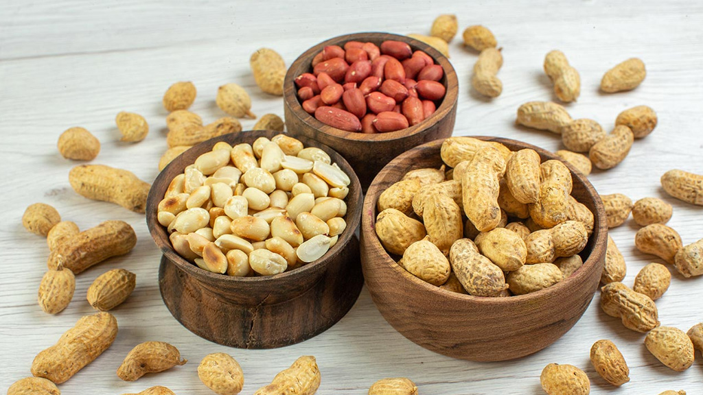 কাঁচা না কি ভাজা বাদাম, কোনটি স্বাস্থ্যকর?