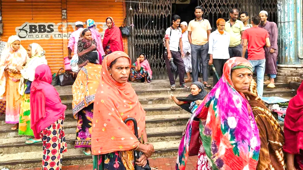 ‘কাম না করলে খামু কী’—মে দিবসেও কাজের খোঁজে শ্রমিকেরা