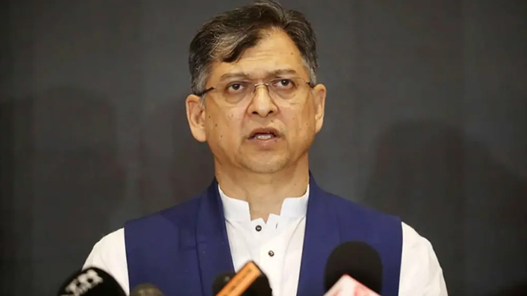 ইসলামী ব্যাংকের শেয়ার প্রকৃত মালিকদের ফেরত দেওয়া হবে: স্বরাষ্ট্রমন্ত্রী