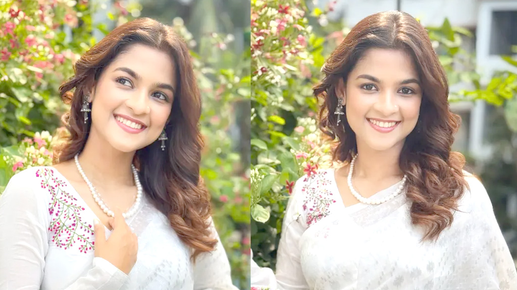 সাদা শাড়িতে ‘একটুখানি শুভ্রতা’ ছড়ালেন সাদিয়া