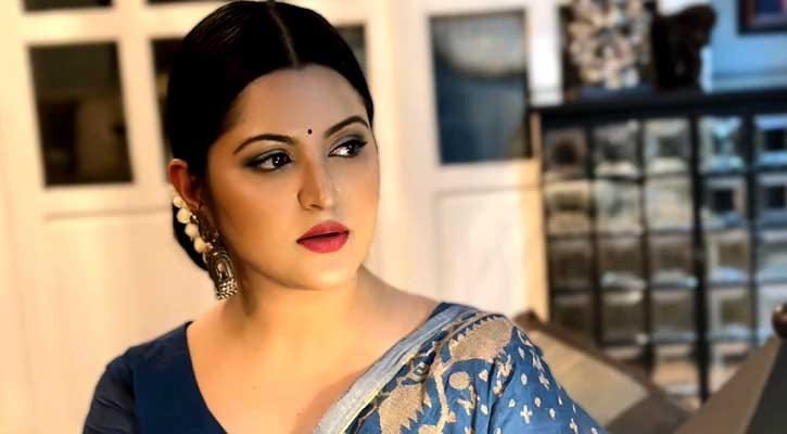 পরীমনির নীরবতার আড়ালে কী