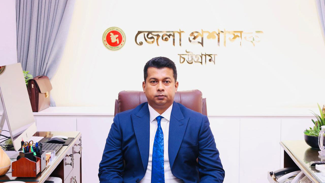 চট্টগ্রামে যোগ দিলেন নতুন জেলা প্রশাসক জাহিদুল ইসলাম