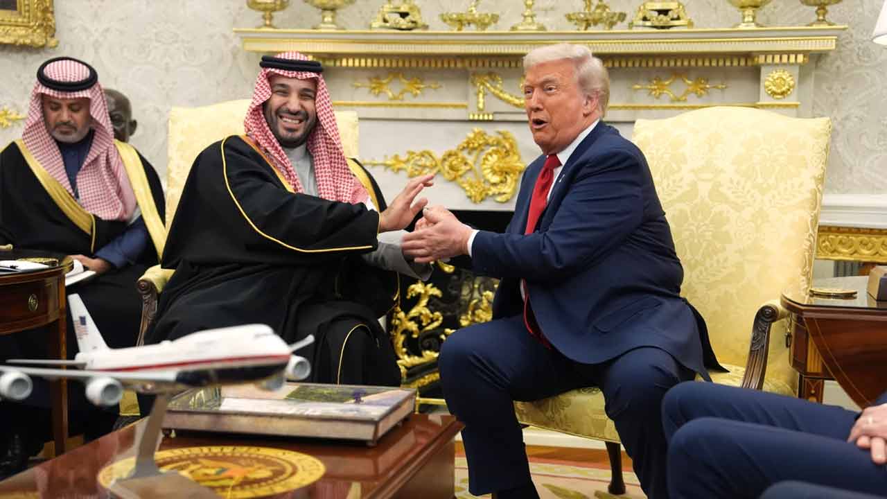 সৌদি আরবকে ন্যাটোর বাইরে ‘প্রধান মিত্র’ ঘোষণা করলেন ট্রাম্প